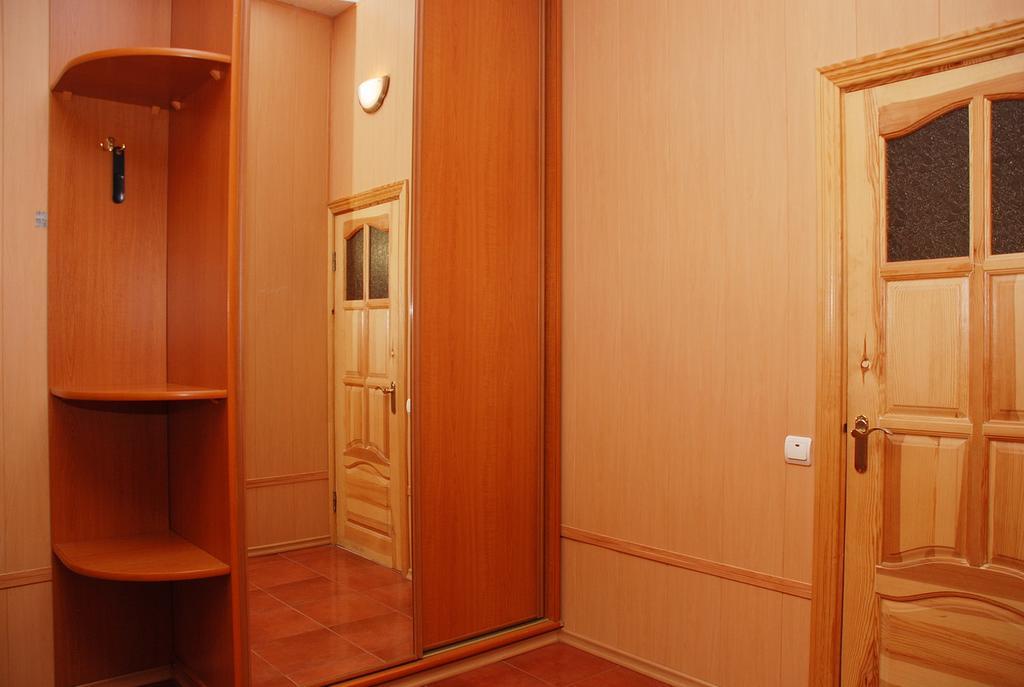 House In Bohatyrska Street Kiew Exterior foto