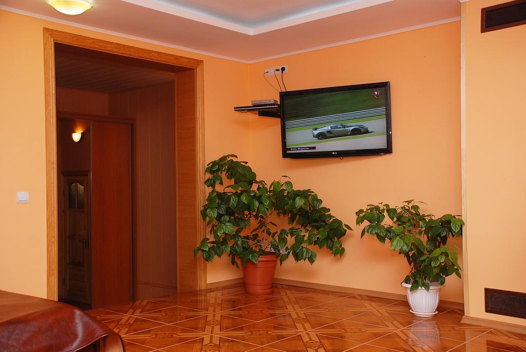 House In Bohatyrska Street Kiew Exterior foto
